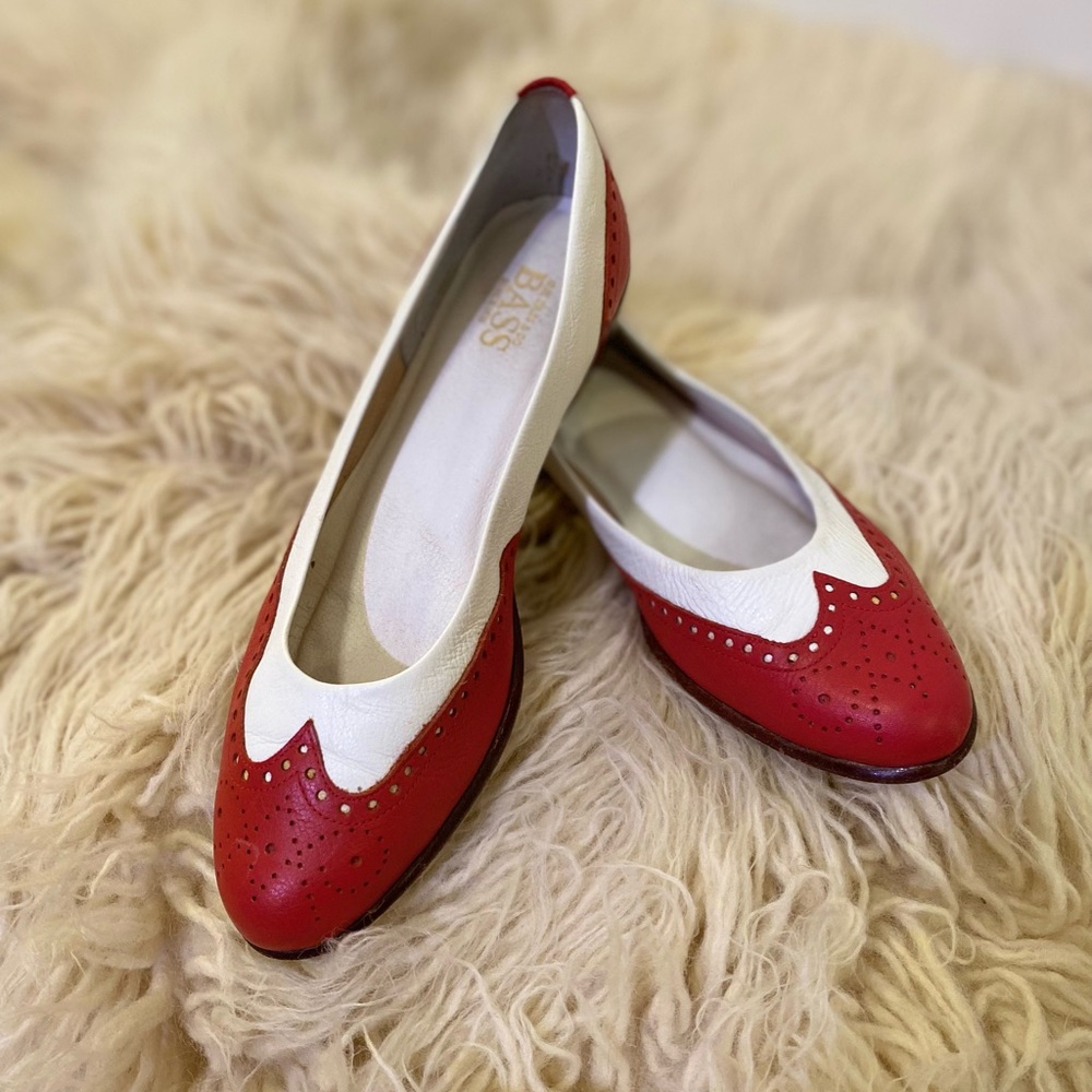 Vintage G.H. Bass & Co. Two-Tone Spectator Flats Red & White – Women’s 7 Narrow